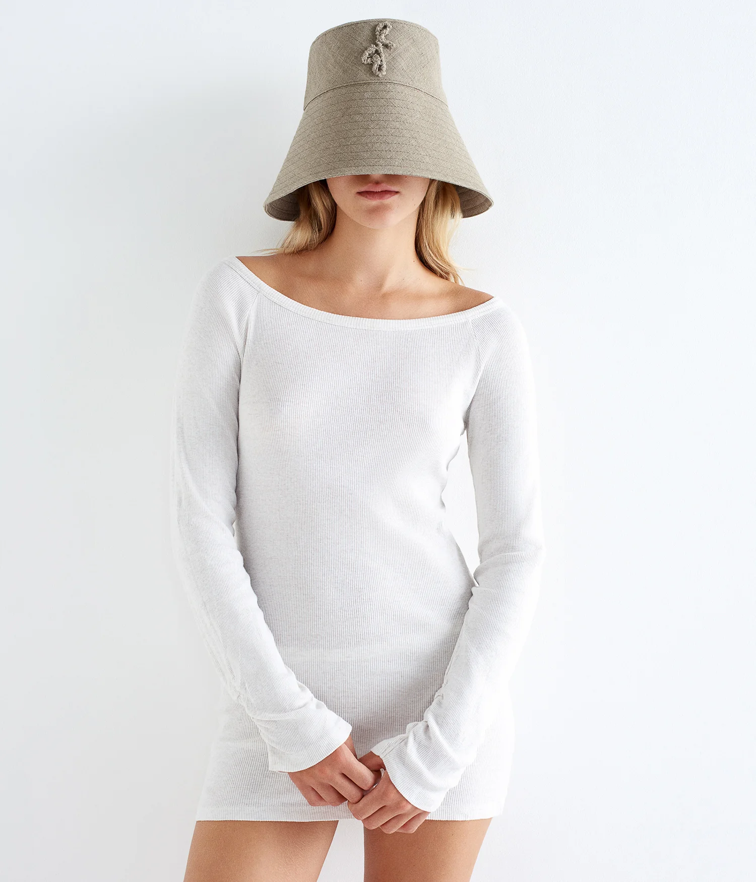 LINEN HAT IN KHAKI